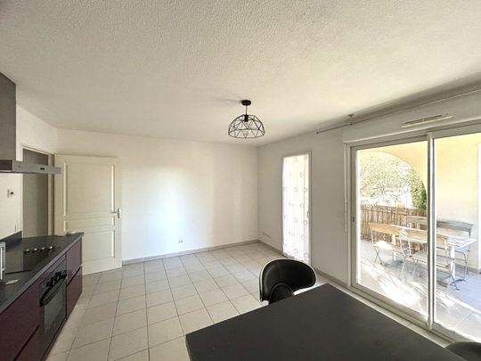 Location Appartement 2 pièces 40m² MALLEMORT 13370 - Photo 1