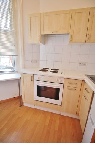 1 bedroom Flat - Photo 4