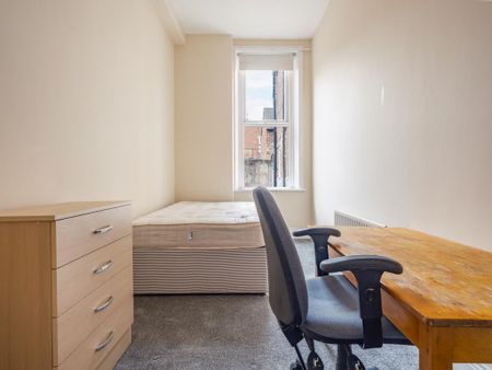 3 bedroom flat to rent - Photo 3