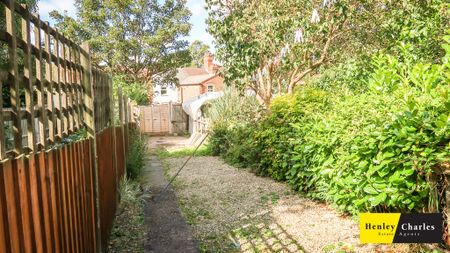 2 Bedroom Mid Terraced House For Rent - Photo 4