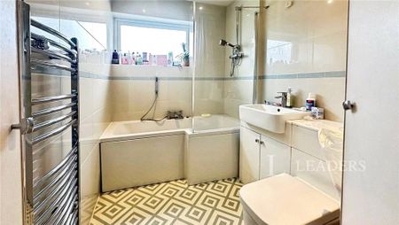 1 bedroom in a house share to rent - Photo 5