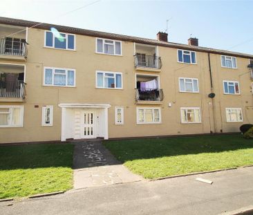 3 bedroom flat to rent - Photo 6