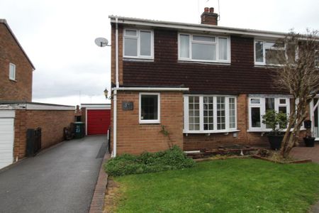 3 bedroom semi-detached house to rent - Photo 3