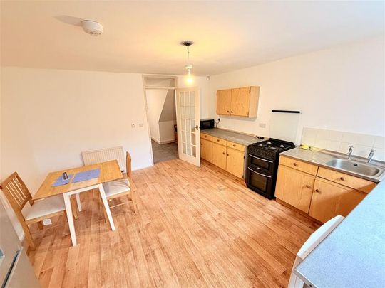 3 bedroom terraced house to rent - Photo 1