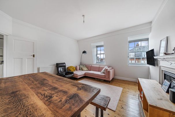 3 bedroom flat to rent - Photo 1