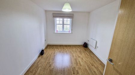 Heathside Road, Woking, Surrey, GU22 7EU - Photo 2