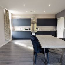 2 bedroom Flat in Flat 4, Leeds - Photo 1