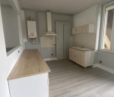 Location Appartement 3 pièces 95m² LE CREUSOT 71200 - Photo 3