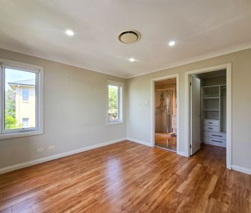 Stylish & Spacious Family Home in a Prime Campbelltown Location! - Photo 3