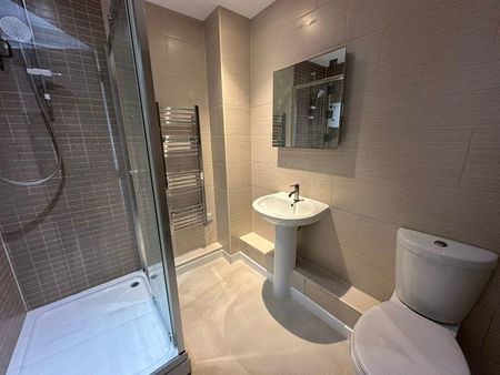 3 bedroom semi-detached house to rent - Photo 5