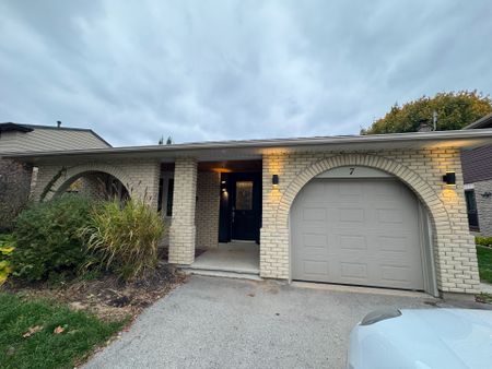 For Lease - 7 Blue Spruce Court, St. Catharines, Ontario - Photo 4