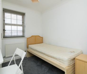 3 bedroom apartment to rent - Photo 3