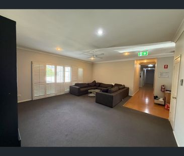 R6/250 Sir Fred Schonell Dr, St Lucia, Qld 4067 - Photo 4