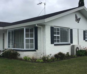 Elegant Stand-Alone Unit For Rent - Photo 4