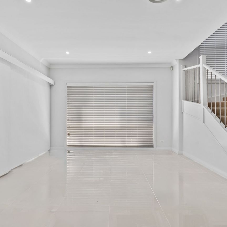 Stunning large family home - Photo 1