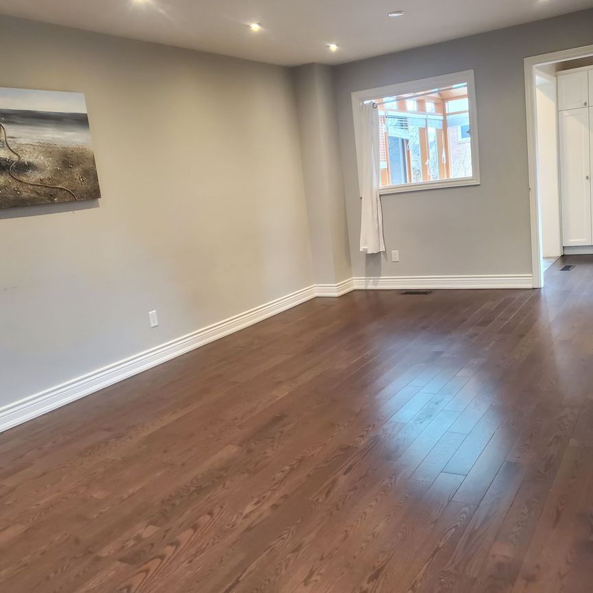 For Lease - 104 Houseman Crescent, Richmond Hill, Ontario - Photo 1