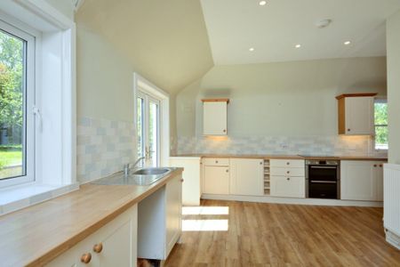 3 bedroom detached house to rent - Photo 5