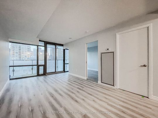 For Lease - 37 Grosvenor Street Unit# 1806, Toronto, Ontario - Photo 1