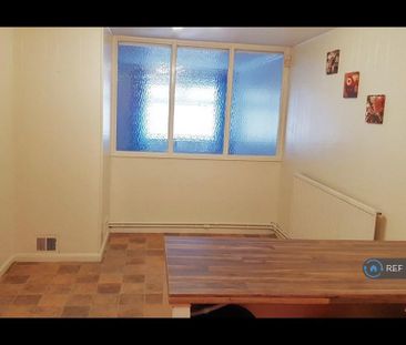 3 bedroom end of terrace house to rent - Photo 3