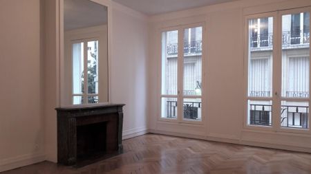 location Appartement T7 DE 312.5m² À PARIS - Photo 2