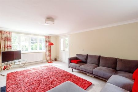 5 bedroom detached house to rent - Photo 2