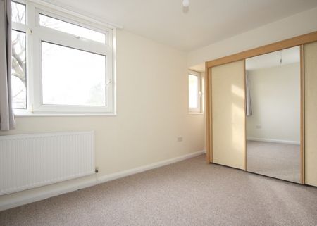 Chobham Road, Woking - Photo 2