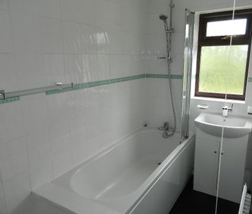 2 bedroom semi-detached house to rent - Photo 5