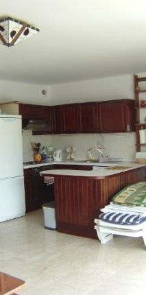 Se alquila coqueto apartamento con jardines tropicales y piscina climatizada - Photo 1