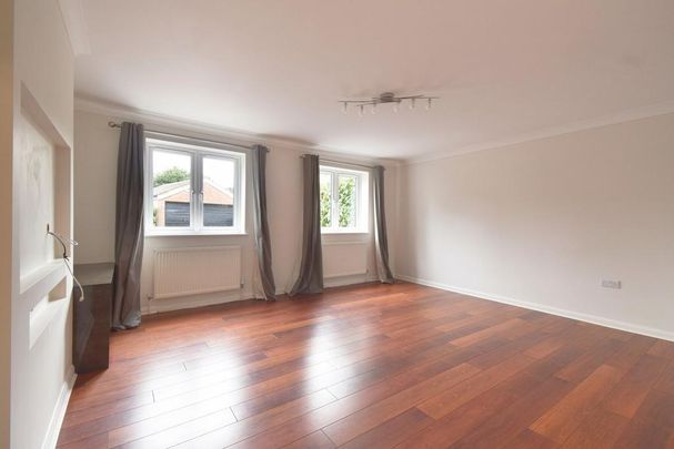 3 bedroom semi-detached house to rent - Photo 1