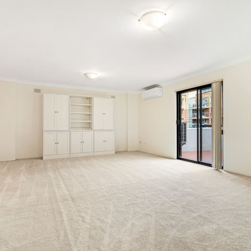 Spacious 2-Bedroom Apartment in the Heart of Rockdale - Photo 1