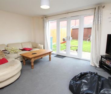 A great double room offered on a furnished basis. In a great locati... - Photo 1