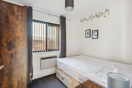 2 bedroom flat to rent - Photo 3