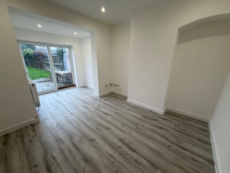 Swinford Road, Fallings Park, Wolverhampton - Photo 3