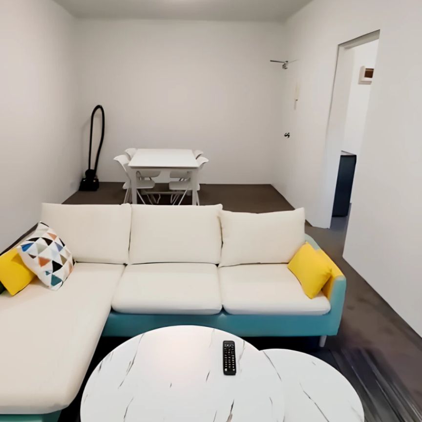 2 bed 1 bath - Photo 1