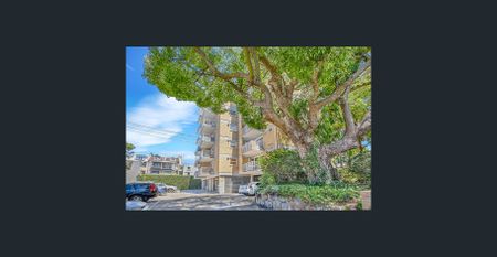 BRIGHT ONE BEDROOM APARTMENT IN EXCELLENT LOCATION - Photo 2