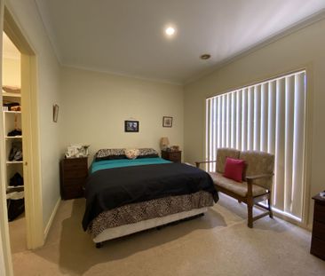 11 Lloyd Street, East Bendigo - Photo 1