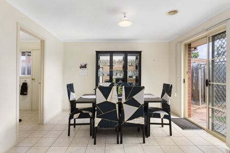 Modern Living in Mill Park - Photo 4