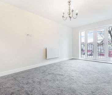 2 bedroom Flat To Let - Photo 1