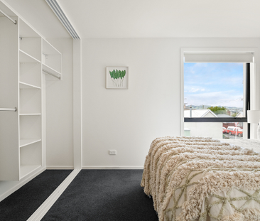 Discover Modern Living in the Heart of Caversham! - Photo 2