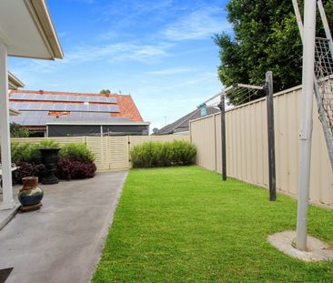 Modern And Spacious Rear Flat - Photo 1