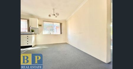 5 mins walk from station and Westfield - Photo 3