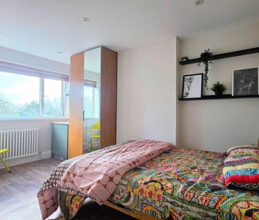 1 bedroom in a house share to rent - Photo 4