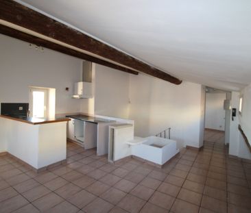 HYERES - BAS DU CENTRE ANCIEN - T2 de 47.08 m² / DERNIER ETAGE - Photo 2