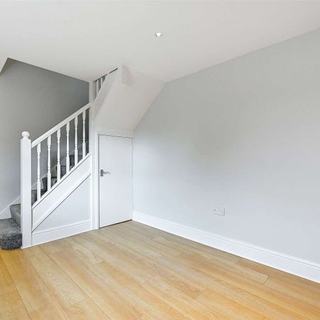 A well-presented one-bedroom house offering comfortable and modern living. - Photo 4
