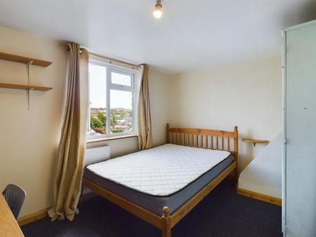 4 bedroom maisonette to rent - Photo 4