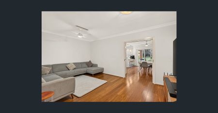 Modern Family Living with Space and Convenience - Photo 2