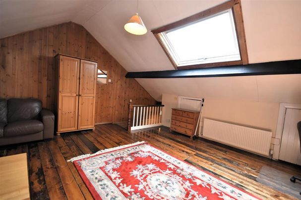3 bedroom end of terrace house to rent - Photo 1