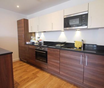 2 bedroom flat to rent - Photo 3