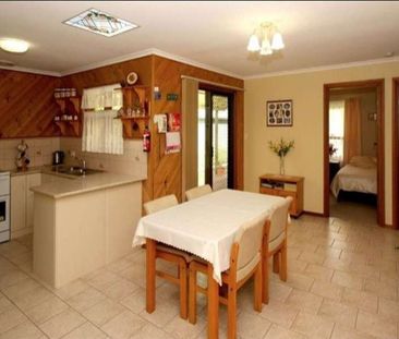 4-Bedroom Family Home in Prime Aberfoyle Park Location - Photo 4