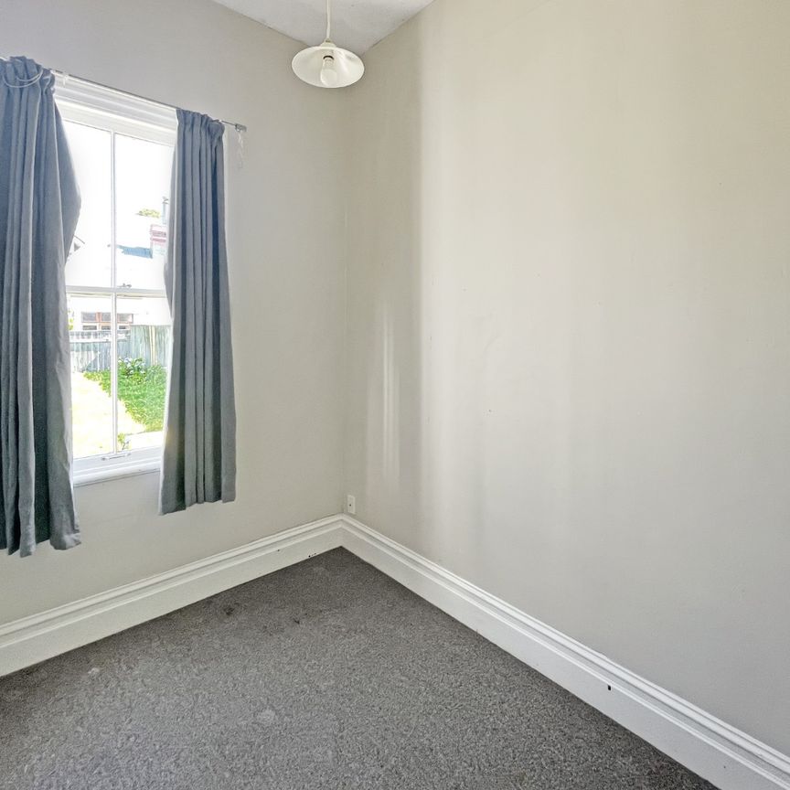 Don't judge a book by it's cover! - Photo 1